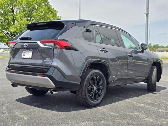 Certified Used 2022 MID BLCK/MAG GRAY Toyota  image 16