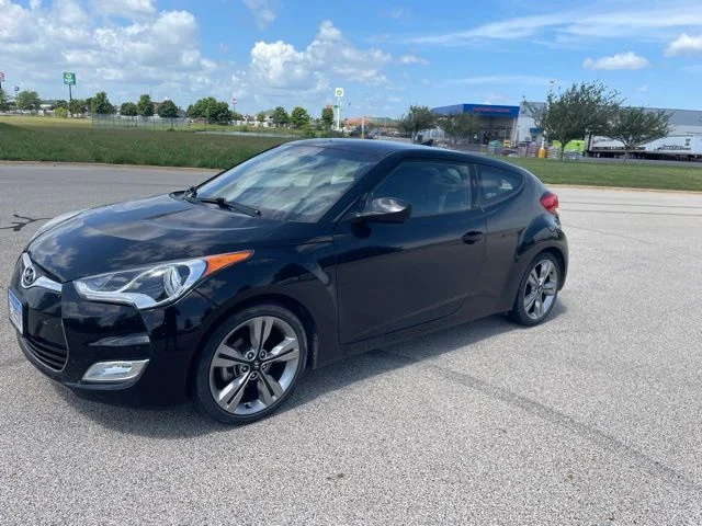 Used 2016 Black Hyundai Base image 6