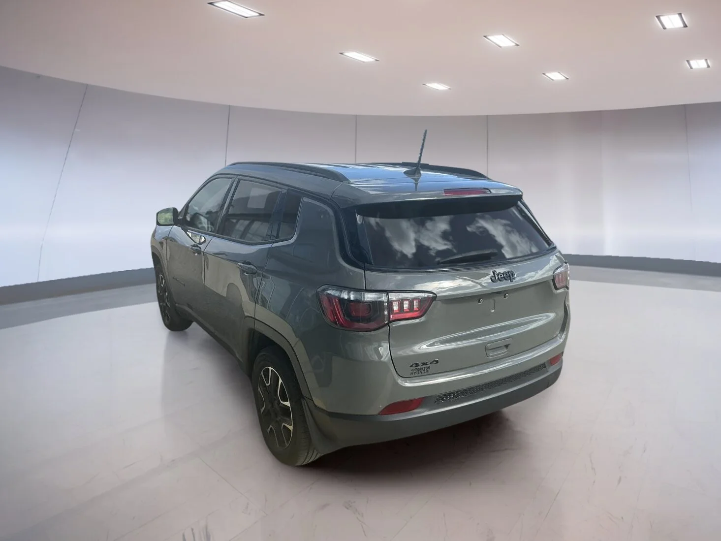 Used 2021 Grey Jeep Upland Edition image 4