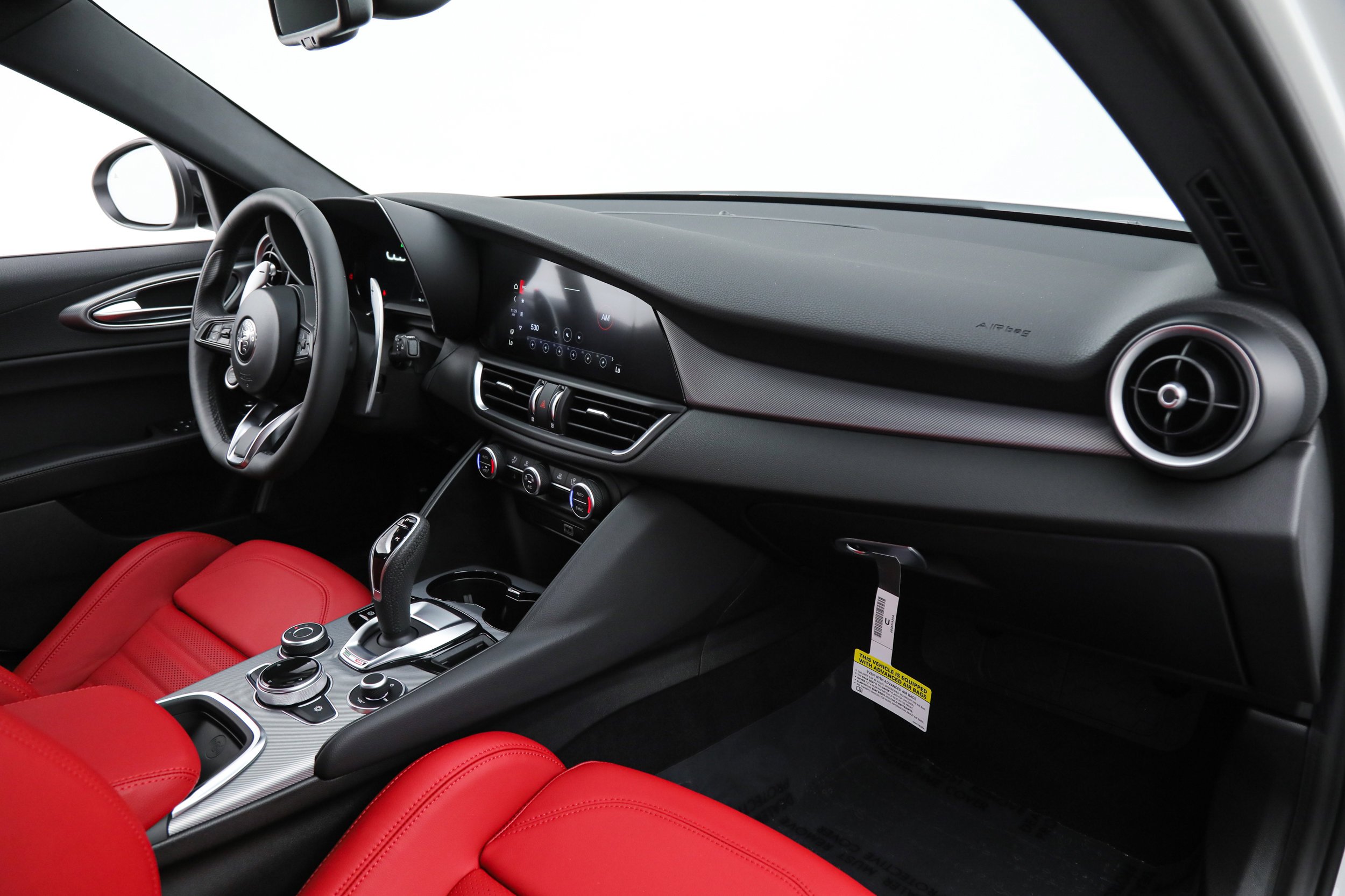 New 2026 Milano White Exterior Paint Alfa Romeo  image 11