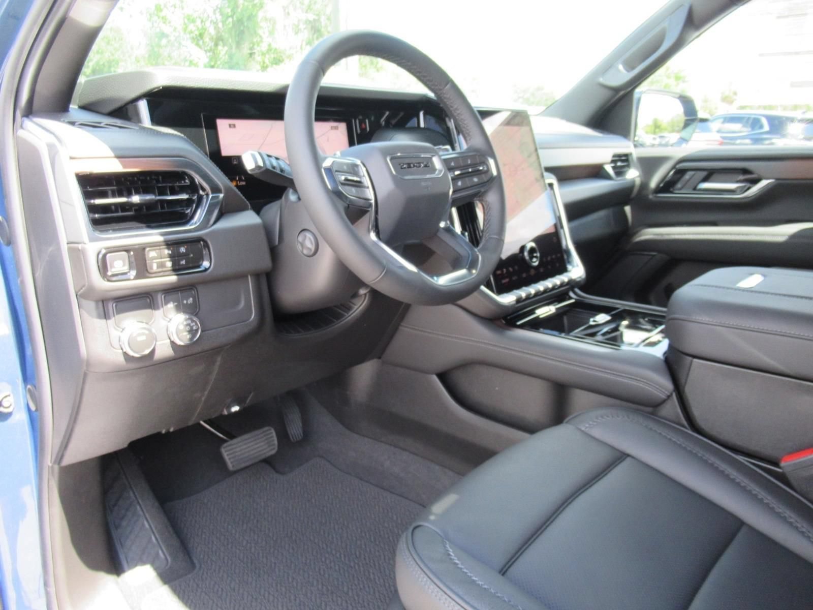 2026 GMC Yukon Denali - Photo 18