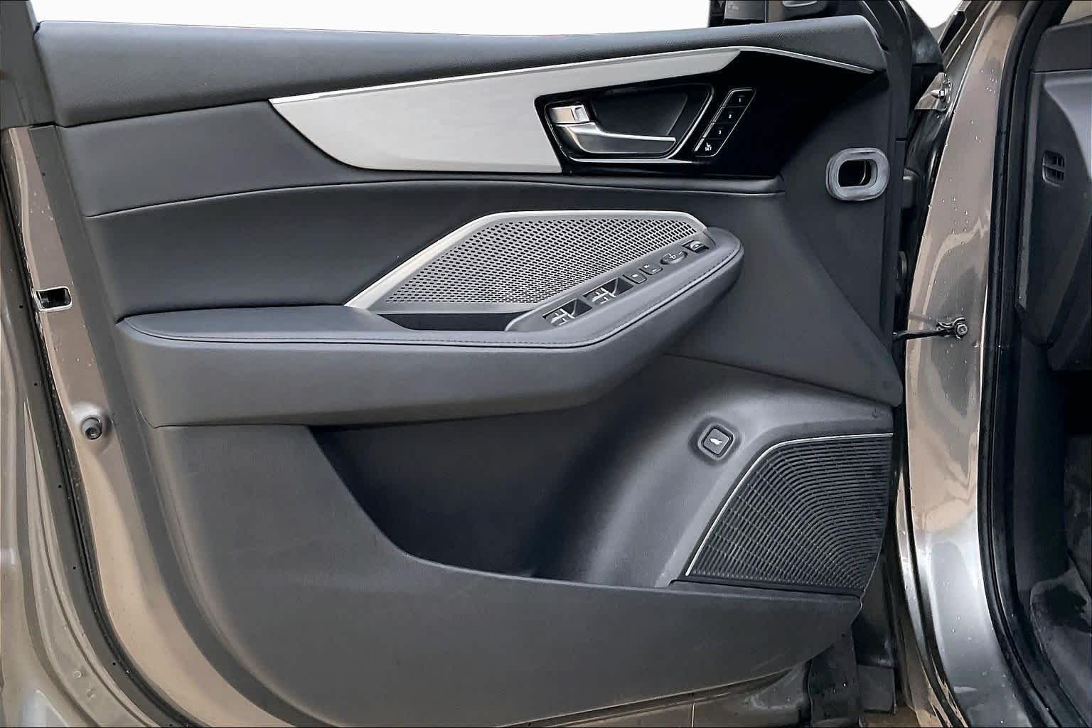 Used 2024 Liquid Carbon Metallic Acura  image 19