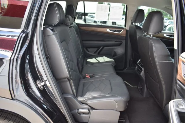 Used 2026 Black Volkswagen 2.0T SE w/Technology image 21