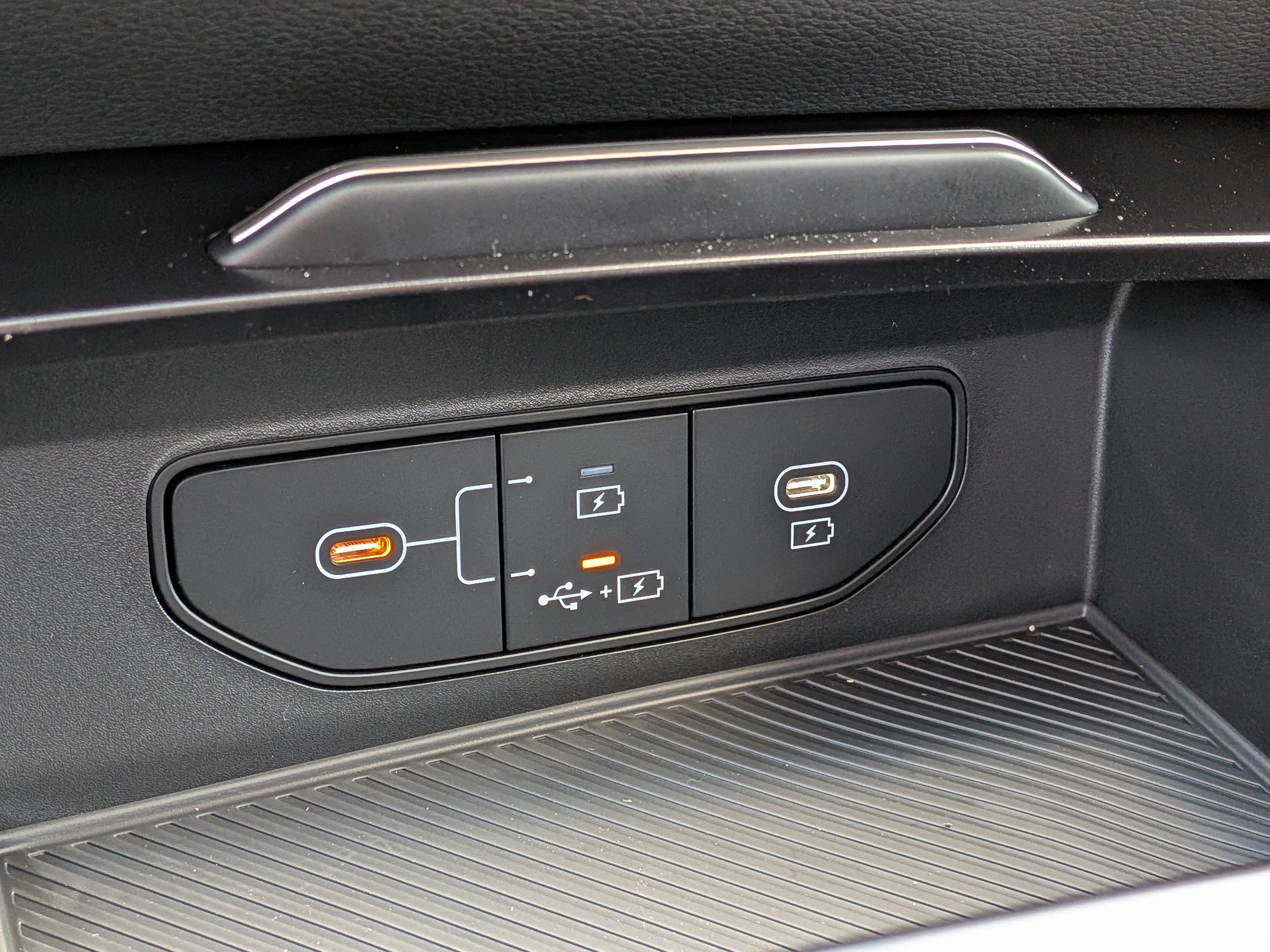 New 2026 Snow White Pearl Kia LX image 35