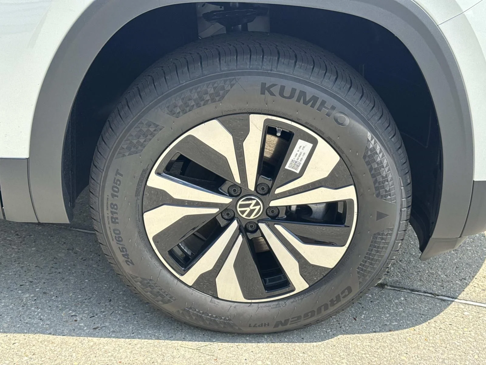 New 2026 White Volkswagen SE image 3