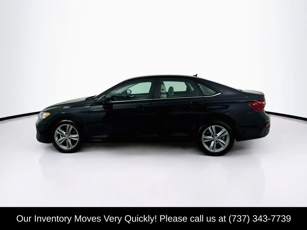 Used 2023 Deep Black Volkswagen 1.5T SE image 4