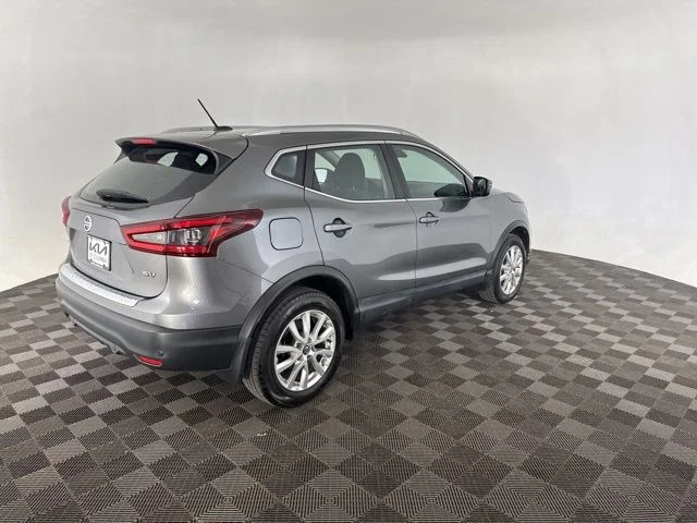 Used 2021 Gray Nissan SV image 5