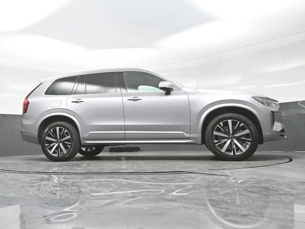 Used 2026 Aurora Silver Volvo Core image 28