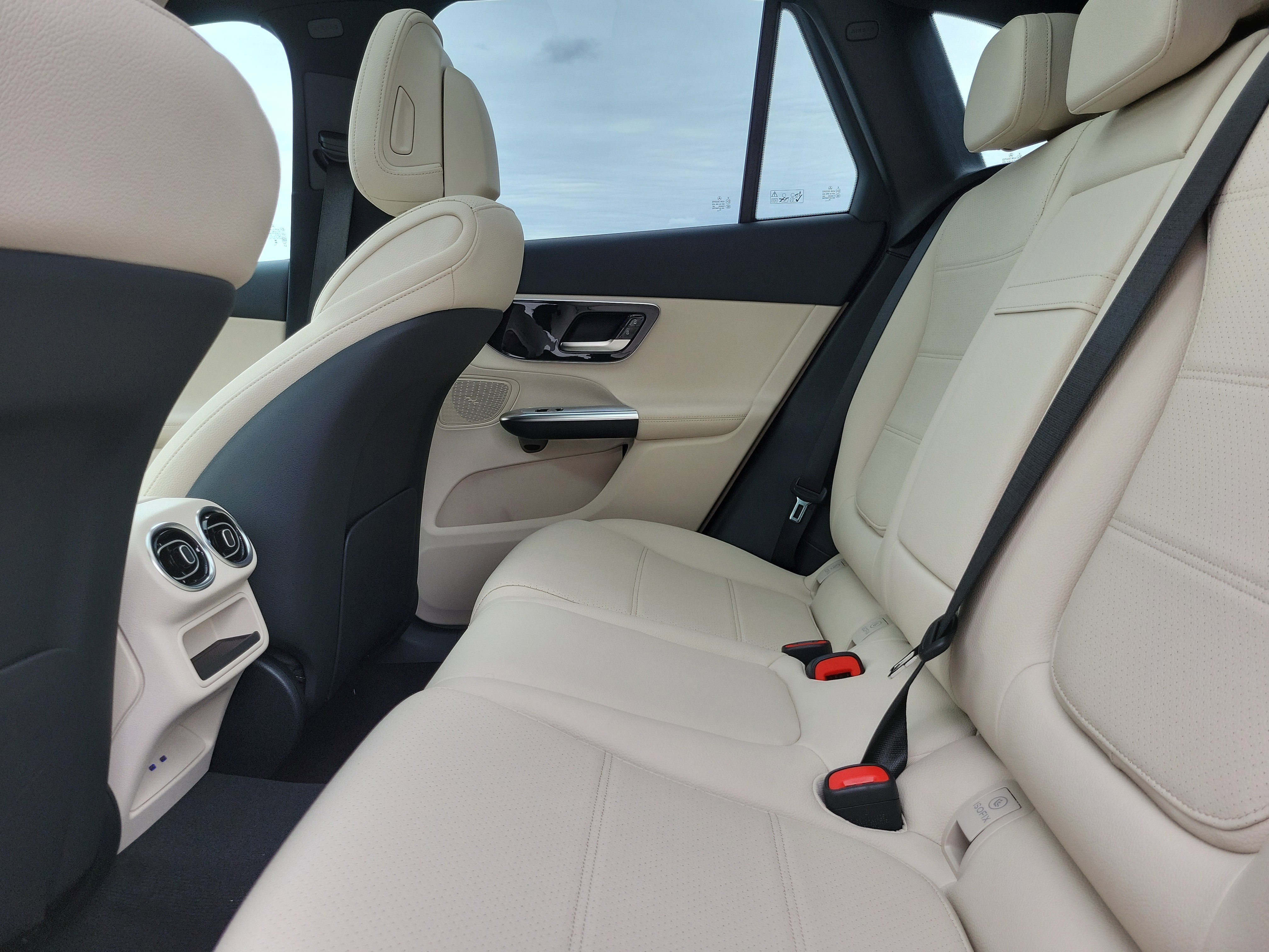 New 2026 Black Mercedes-Benz GLC 300 image 11