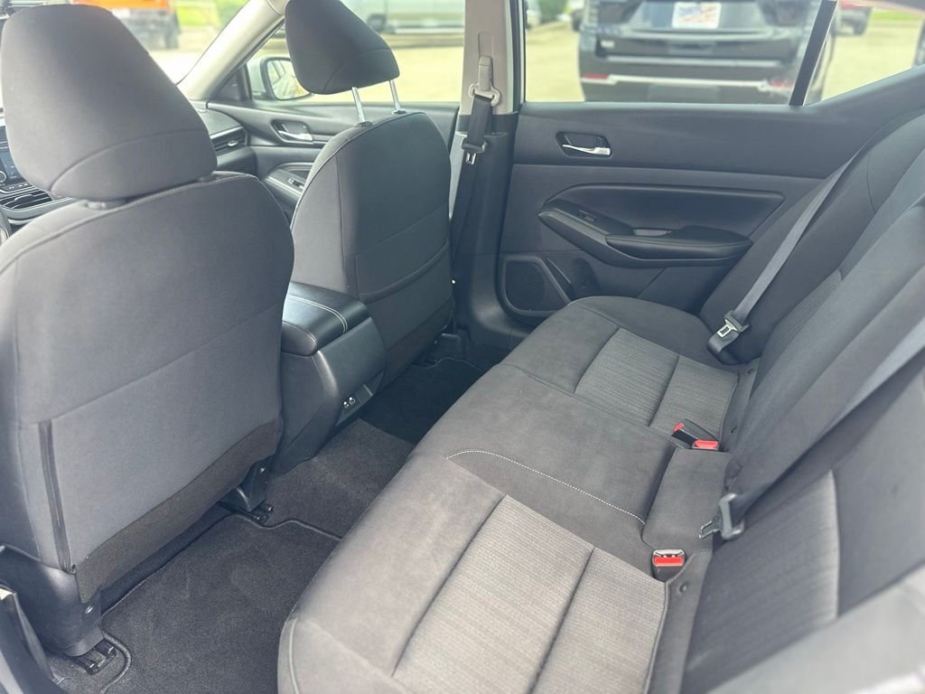 Used 2022 Silver Nissan 2.5 SV image 11