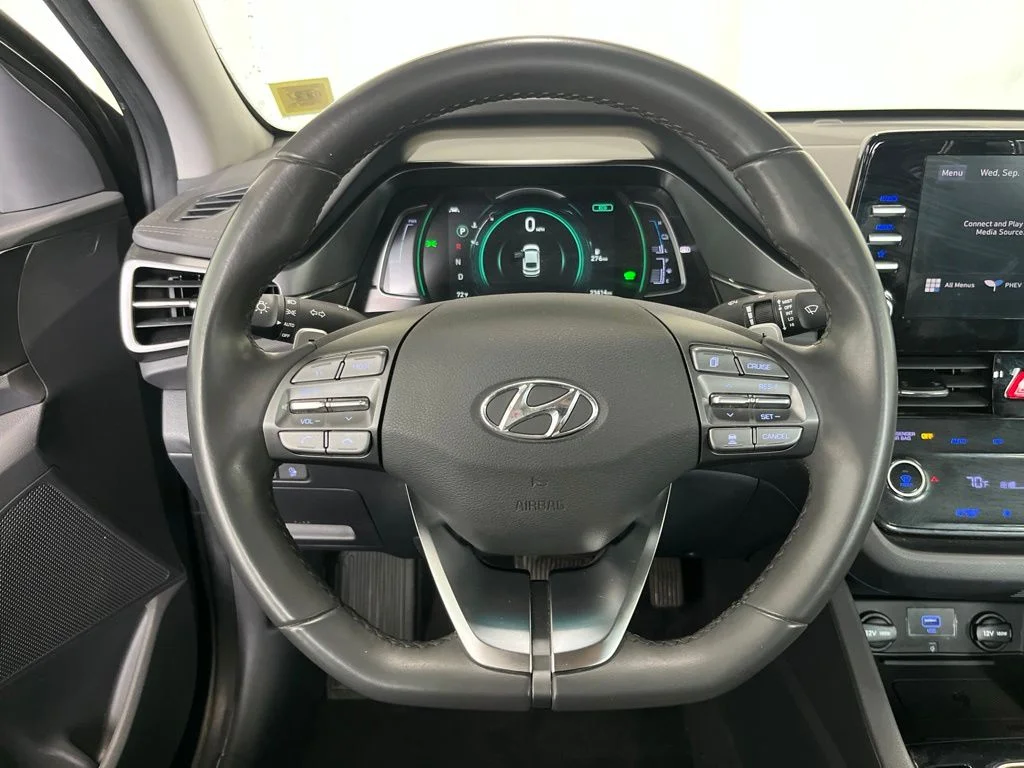 Used 2022 Gray Hyundai SEL image 5