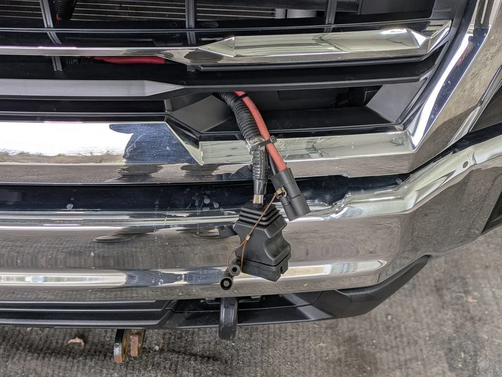 Used 2024 Onyx Black GMC SLE image 37