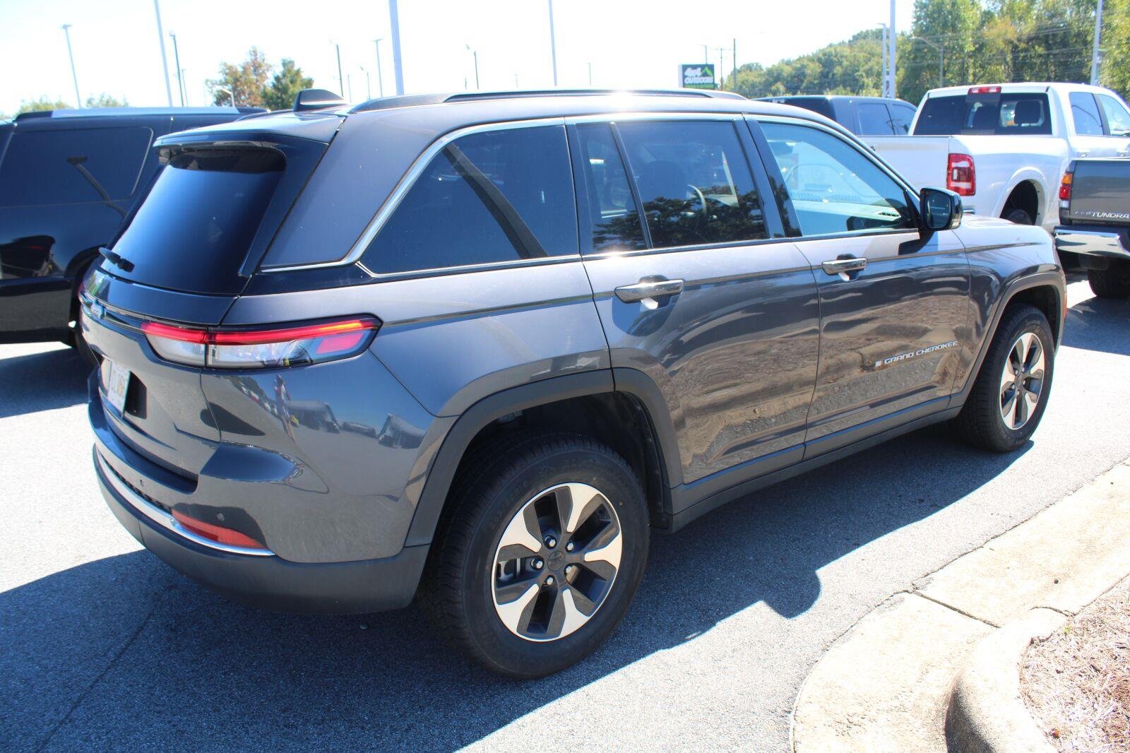 Used 2024 Baltic Gray Metallic Clearcoat Jeep 4xe image 6