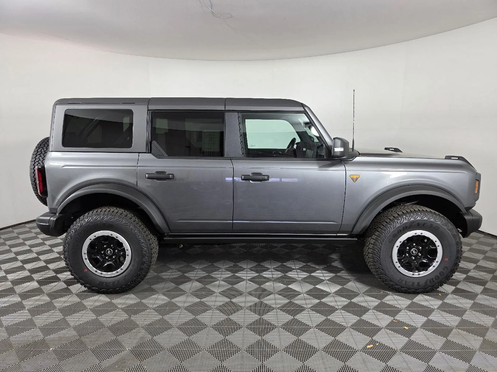 Used 2025 Carbonized Gray Metallic Ford Badlands image 9