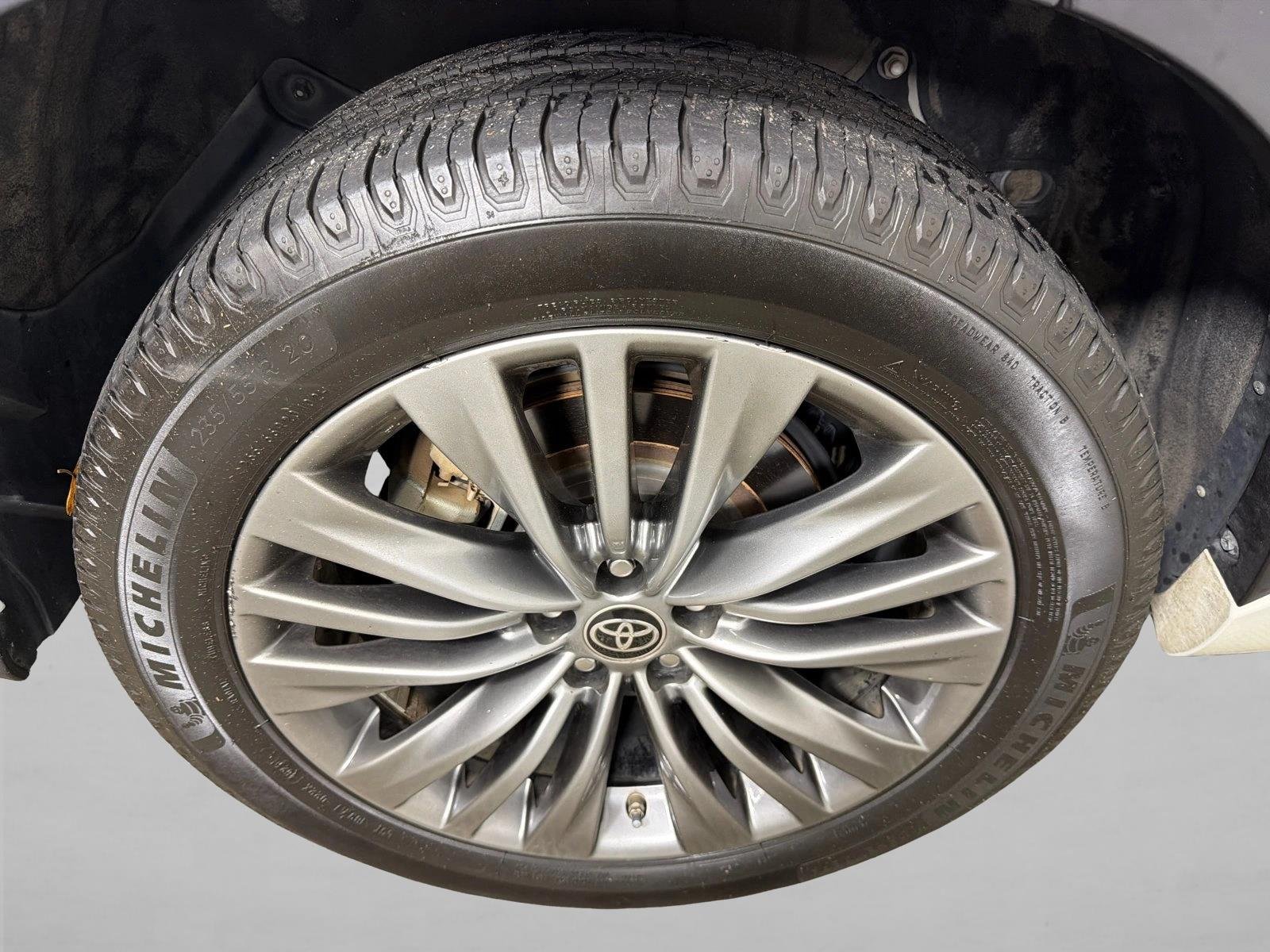 Certified Used 2021 Blizzard Pearl Toyota Platinum image 19