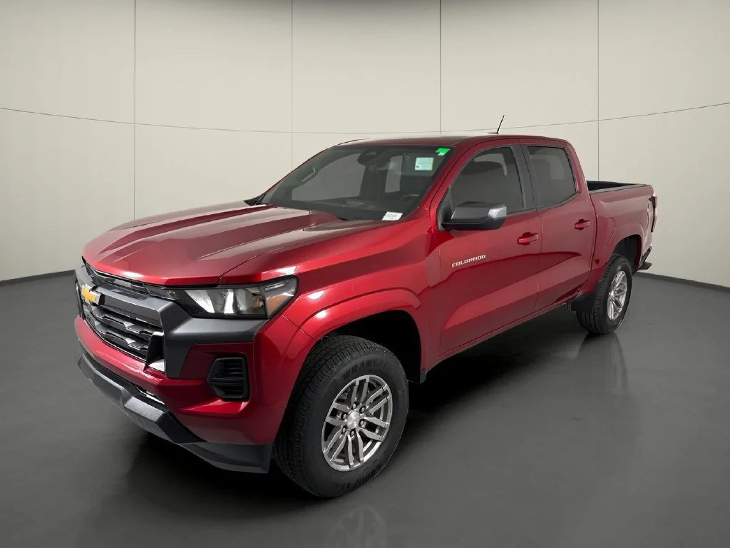 Used 2024 Radiant Red Tintcoat Chevrolet LT image 4