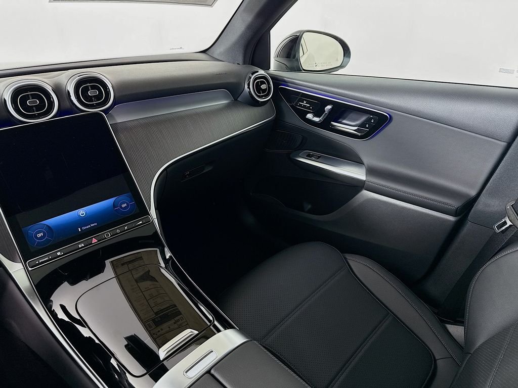 Used 2026 Black Mercedes-Benz GLC 300 image 24