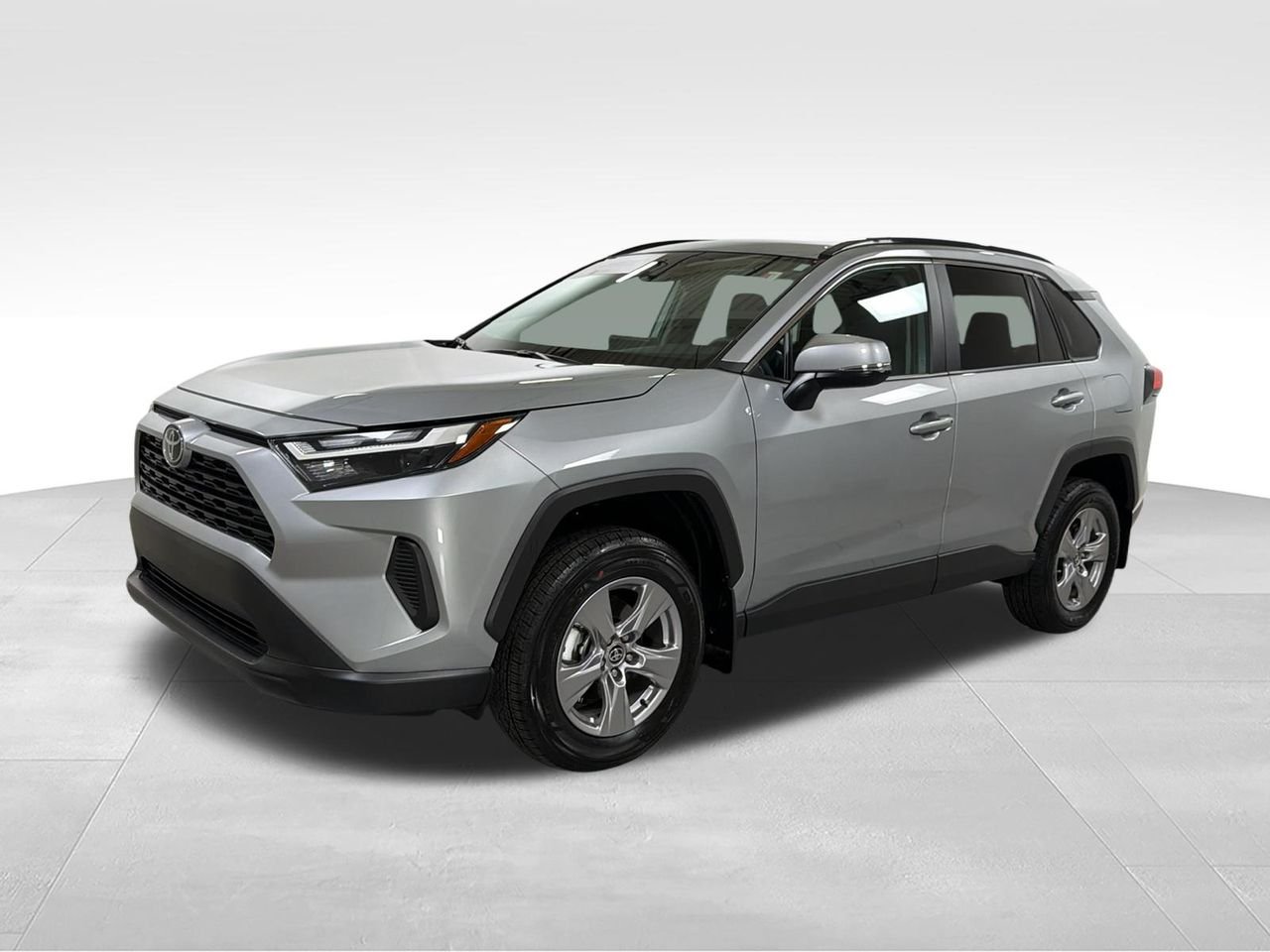 2025 Toyota RAV4 XLE AWD's photo