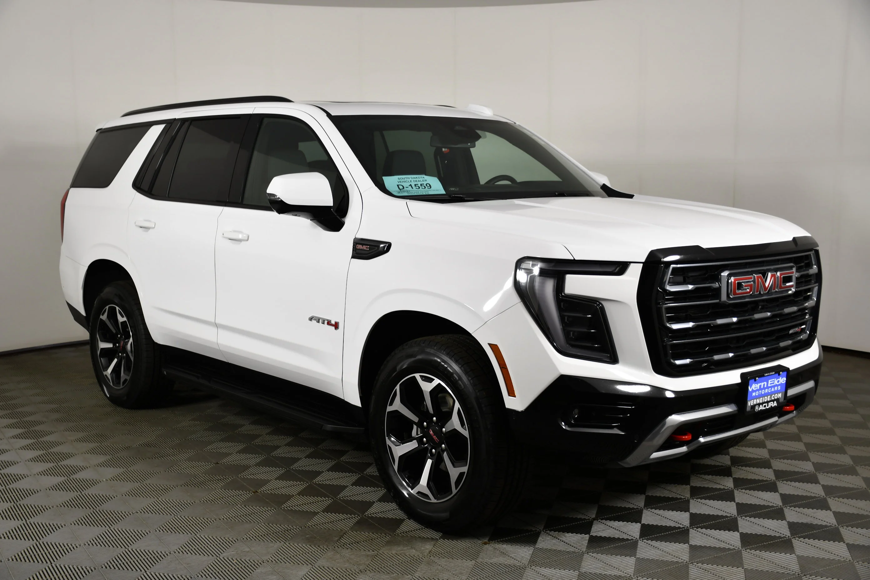 Used 2025 Summit White GMC AT4 image 4