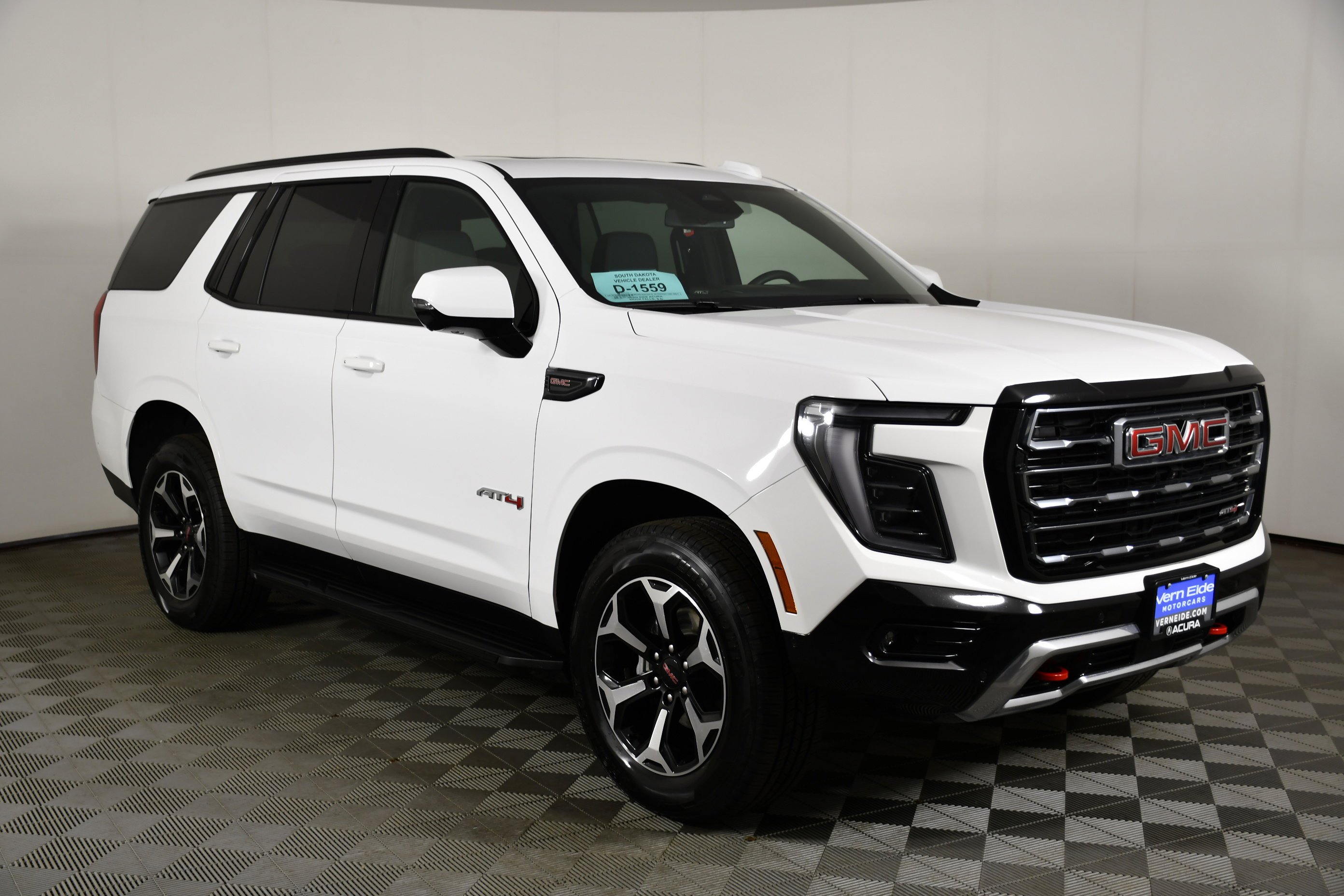 Used 2025 Summit White GMC AT4 image 4