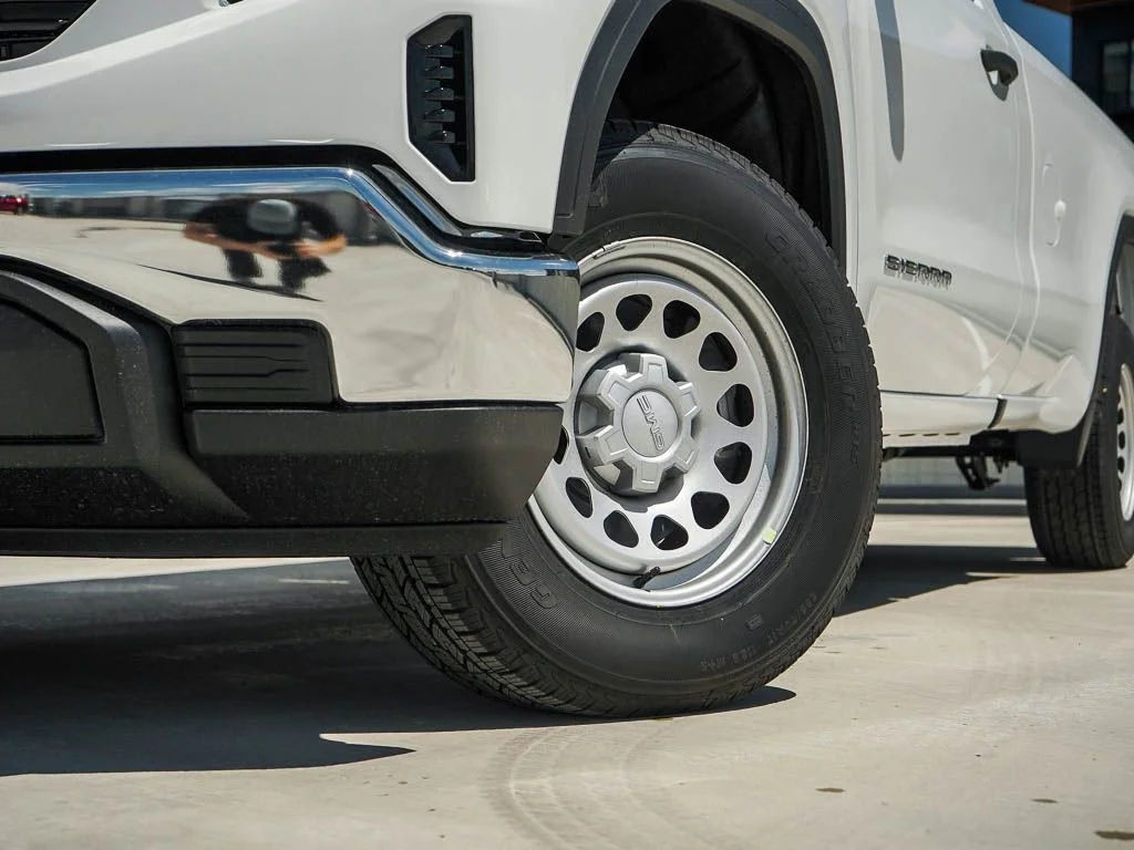 New 2026 Summit White GMC Pro image 5
