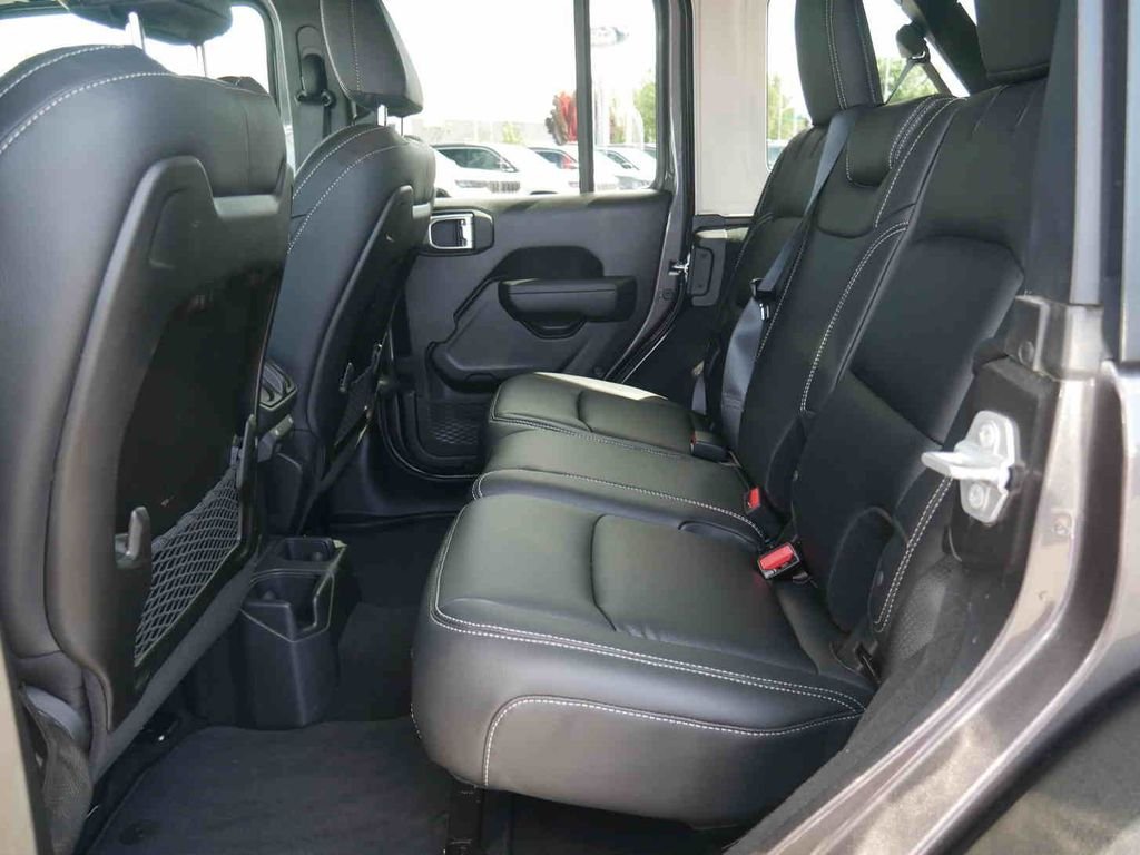 Used 2025 Gray Jeep Rubicon image 17
