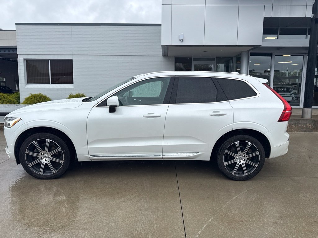 Used 2019  Volvo T5 Inscription image 2