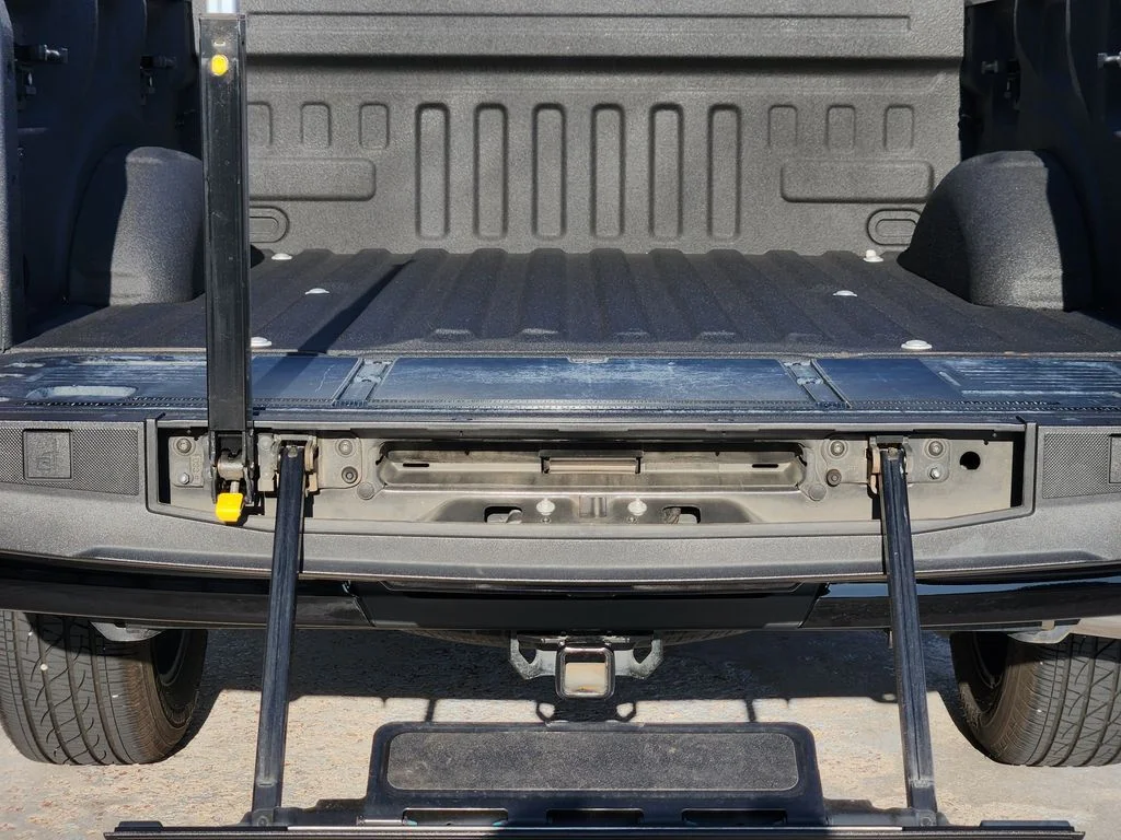 Used 2022 Agate Black Metallic Ford XLT image 34