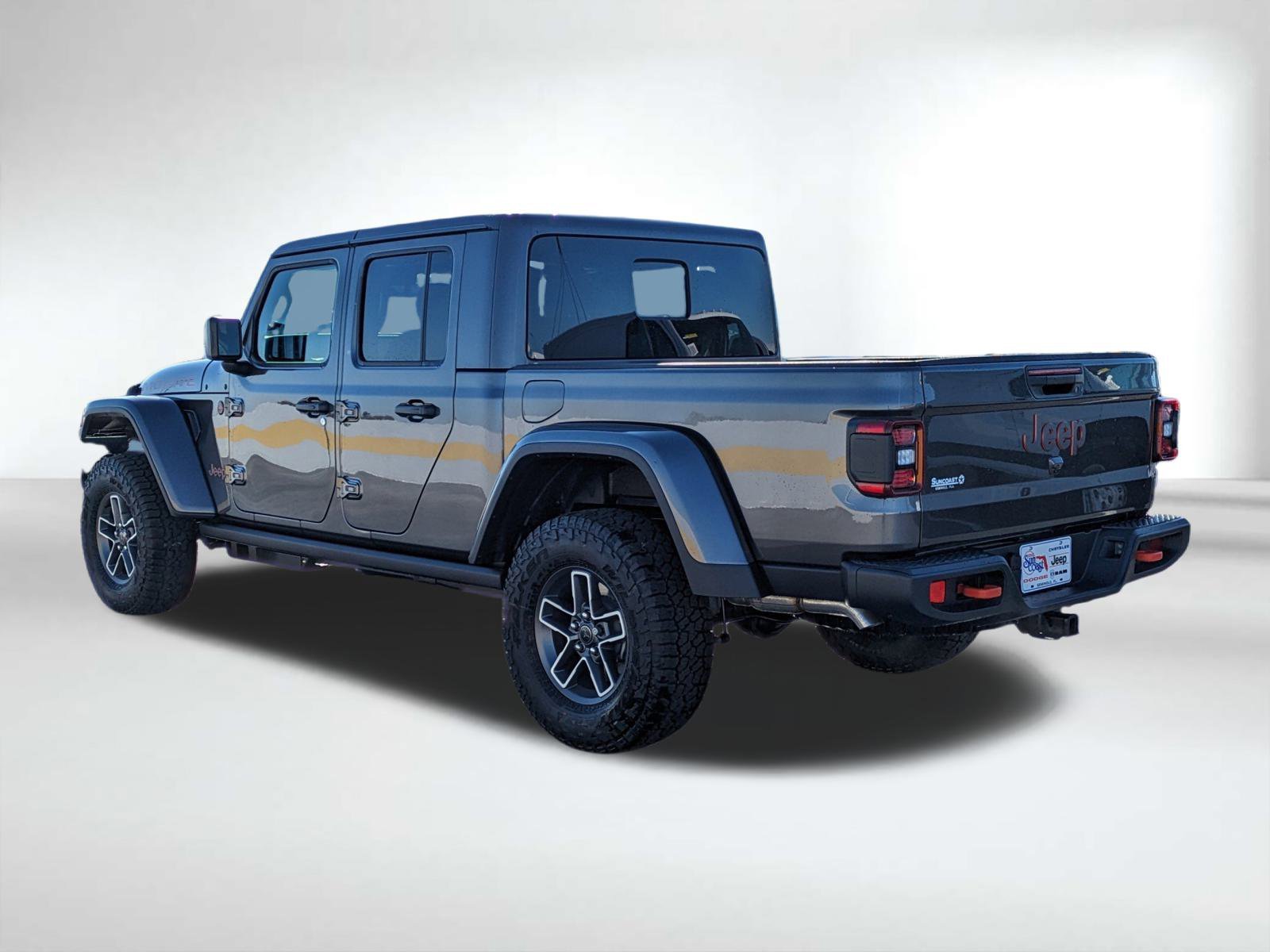 New 2026 Granite Crystal Metallic Clear-Coat Exterior Paint Jeep Mojave image 6