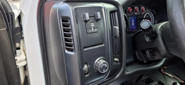 Used 2018 White Chevrolet Flat Bed image 25