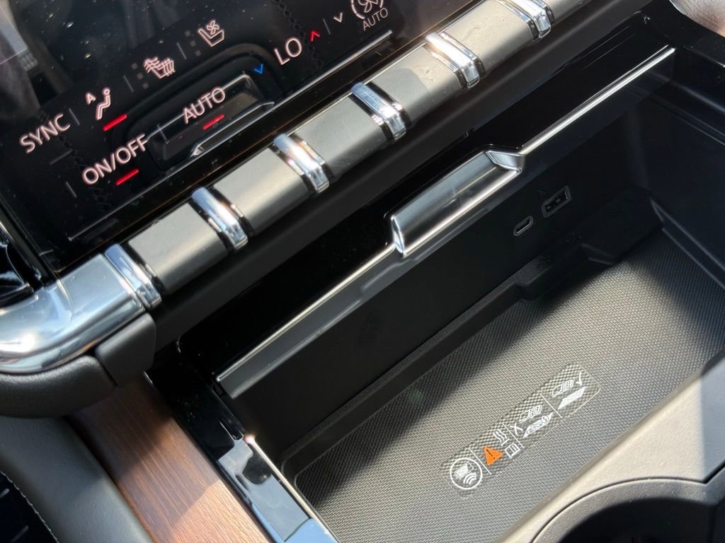 2026 GMC Yukon XL Denali - Photo 31