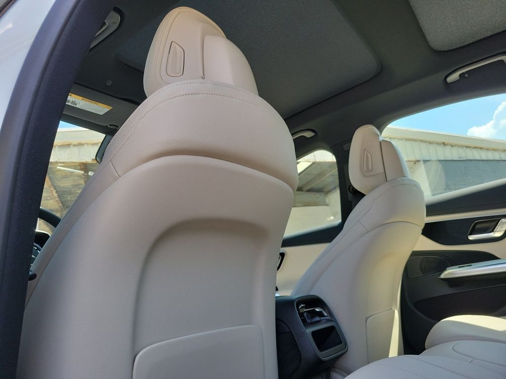 New 2026 MANUFAKTUR Moonlight White Metallic Mercedes-Benz E 350 image 11