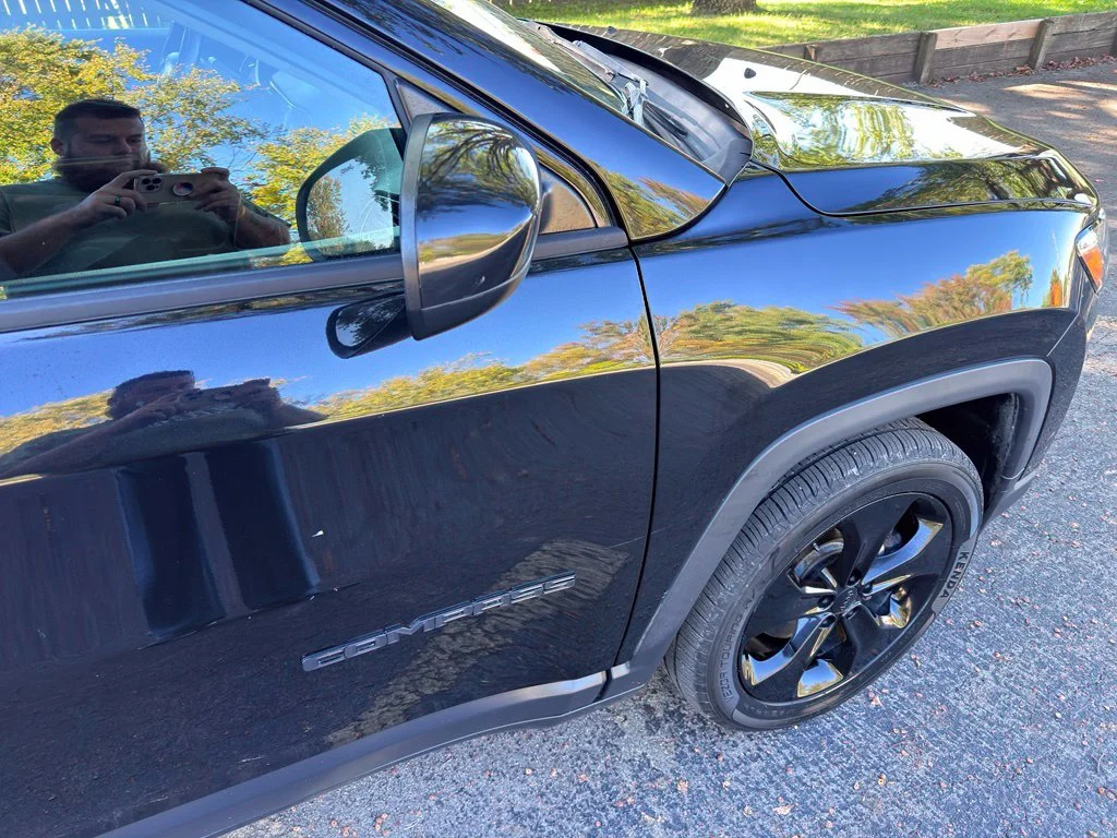 Used 2019 Black Jeep Latitude image 3