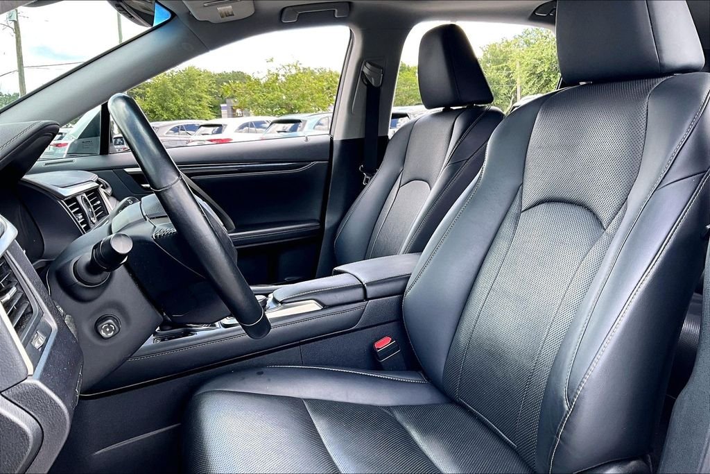 Used 2019 White Lexus 350 image 18