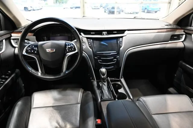 Used 2019 RADIANT SILVER METALLIC Cadillac Luxury image 12