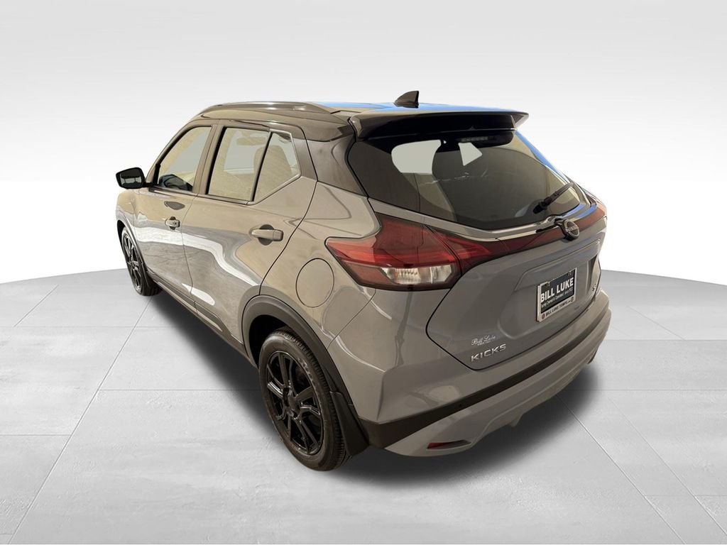 Used 2024 Super Black Nissan SR image 7