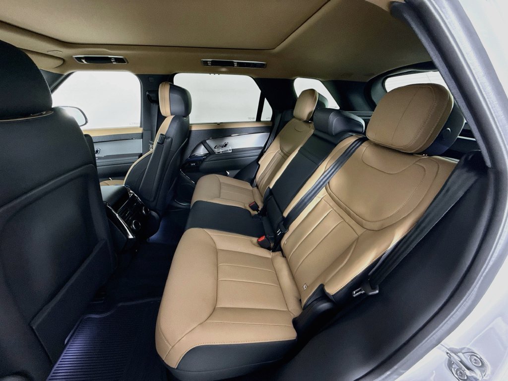 New 2027 Borasco Grey Land Rover Dynamic SE image 25
