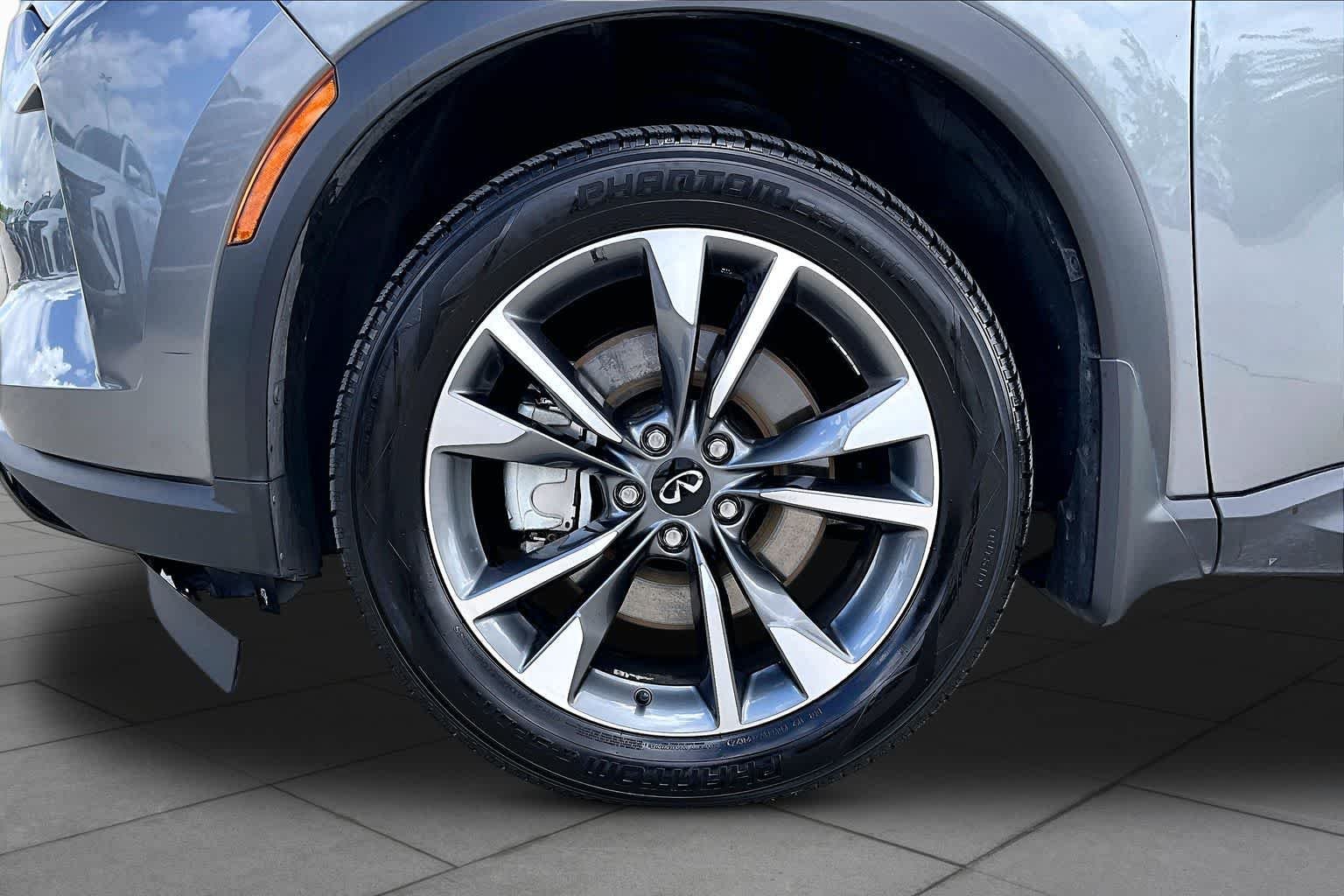 Used 2023 Graphite Shadow INFINITI LUXE image 11