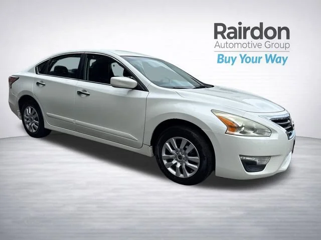 2015 Nissan Altima 2.5 S's photo