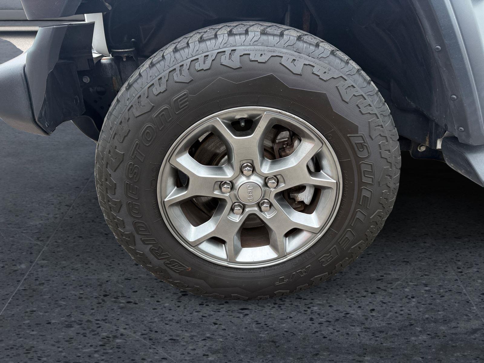 Used 2020 Bright White Clearcoat Jeep Freedom image 9