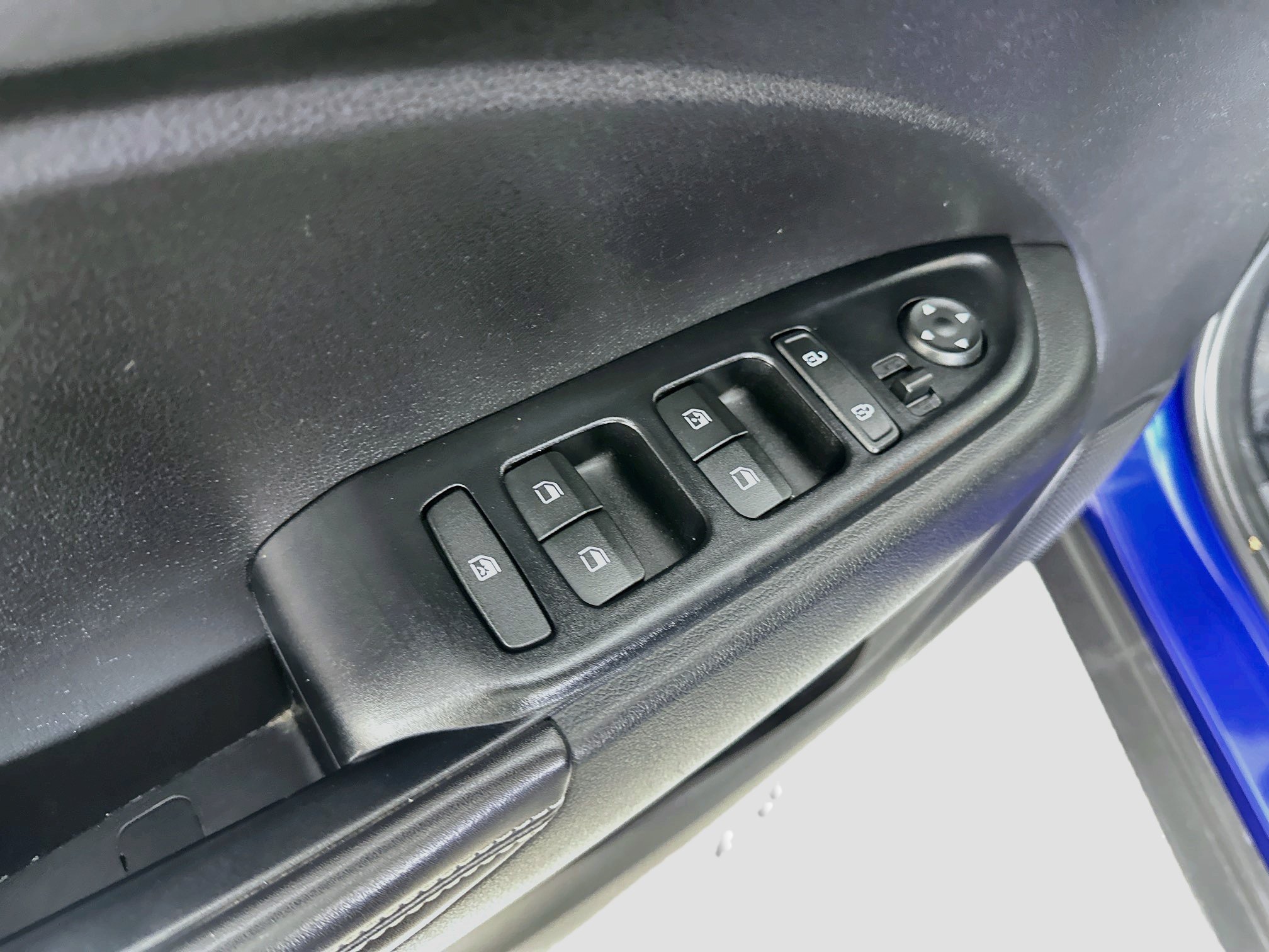Used 2022 Intense Blue Hyundai Limited image 14