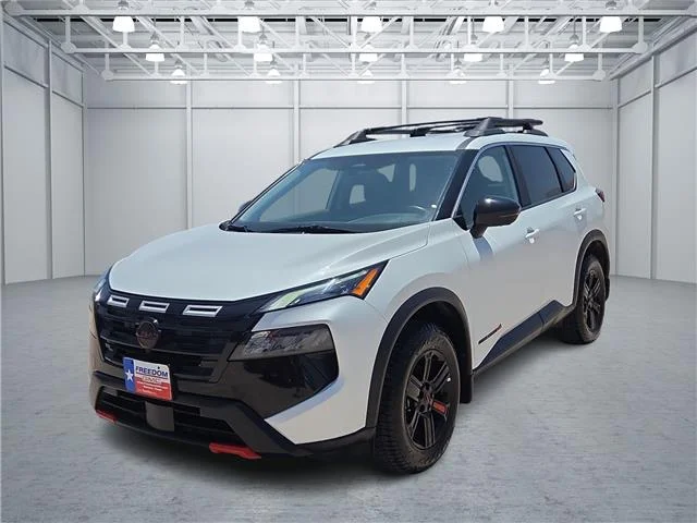 Used 2025 Everest White Pearl Nissan Rock Creek All-Wheel Drive image 1