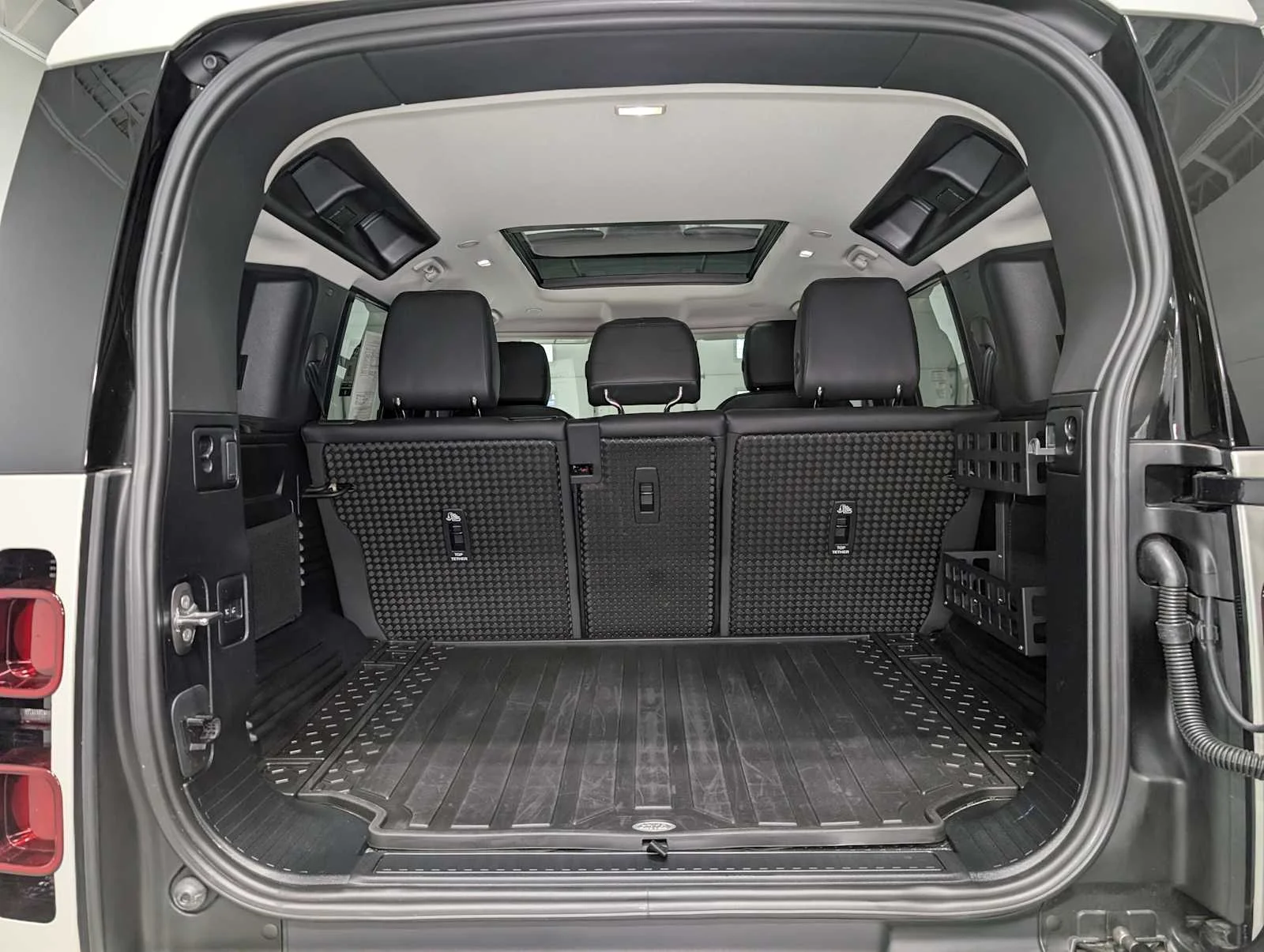 Used 2024 Pearl White satin exterior wrap Land Rover S image 40