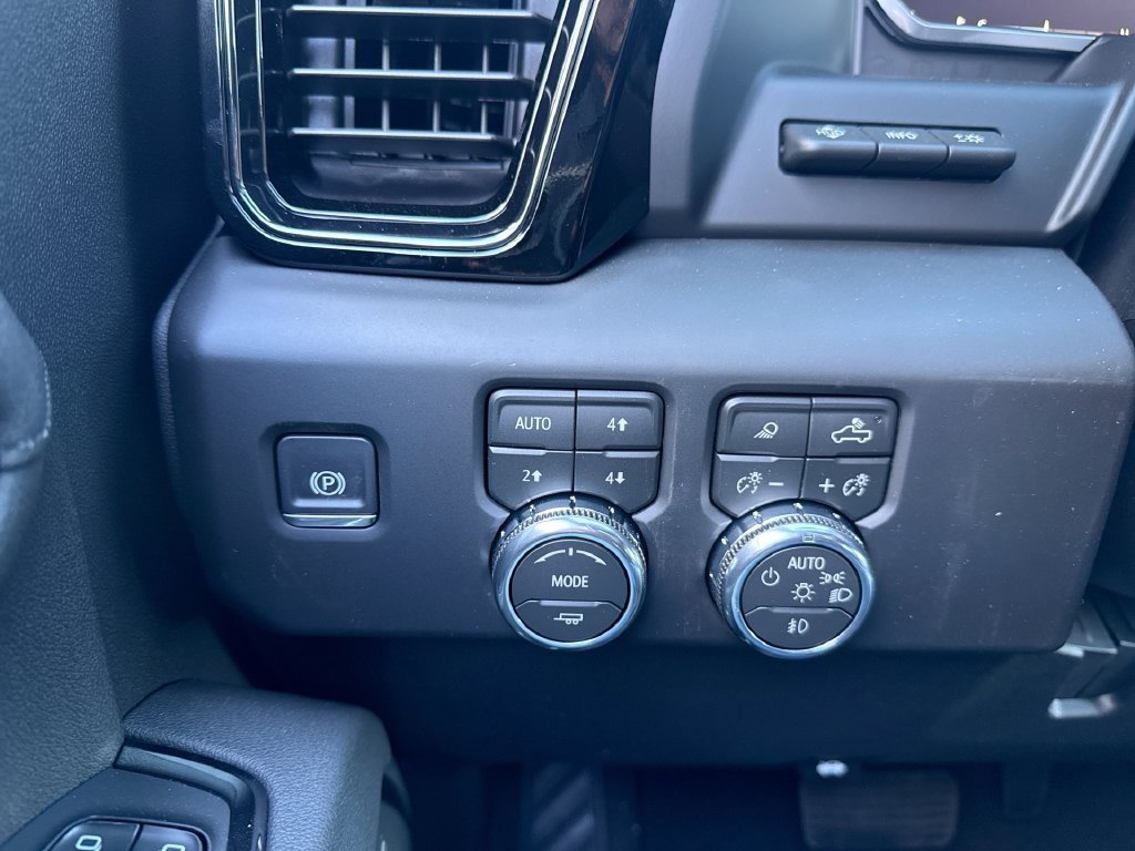 2026 GMC Sierra 2500HD AT4 - Photo 18