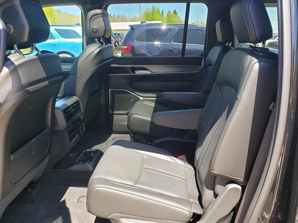 New 2026 High Gloss Black Exterior Paint Jeep  image 13