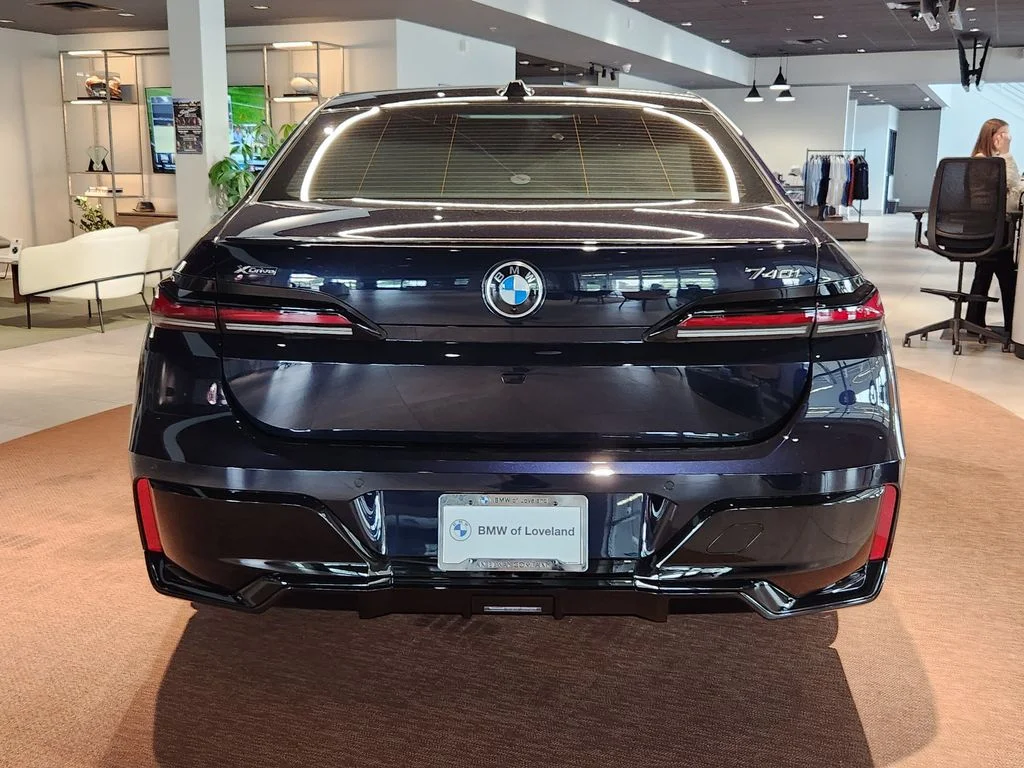 New 2026 Carbon Black Metallic BMW 740i xDrive image 4