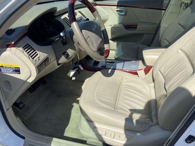 Used 2008 White Hyundai Limited image 10