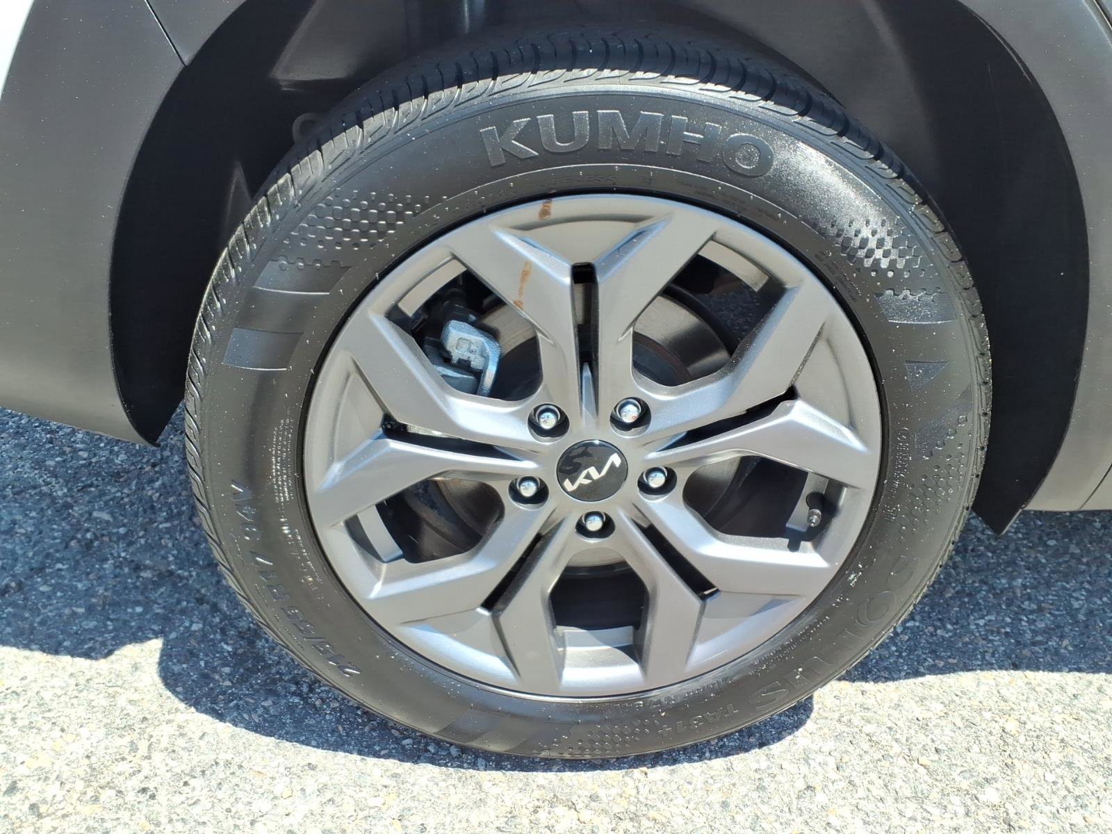 Certified Used 2024 Snow White Pearl Kia LX image 24