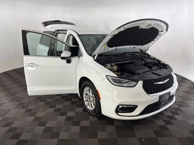 Used 2023 White Chrysler Touring L image 15