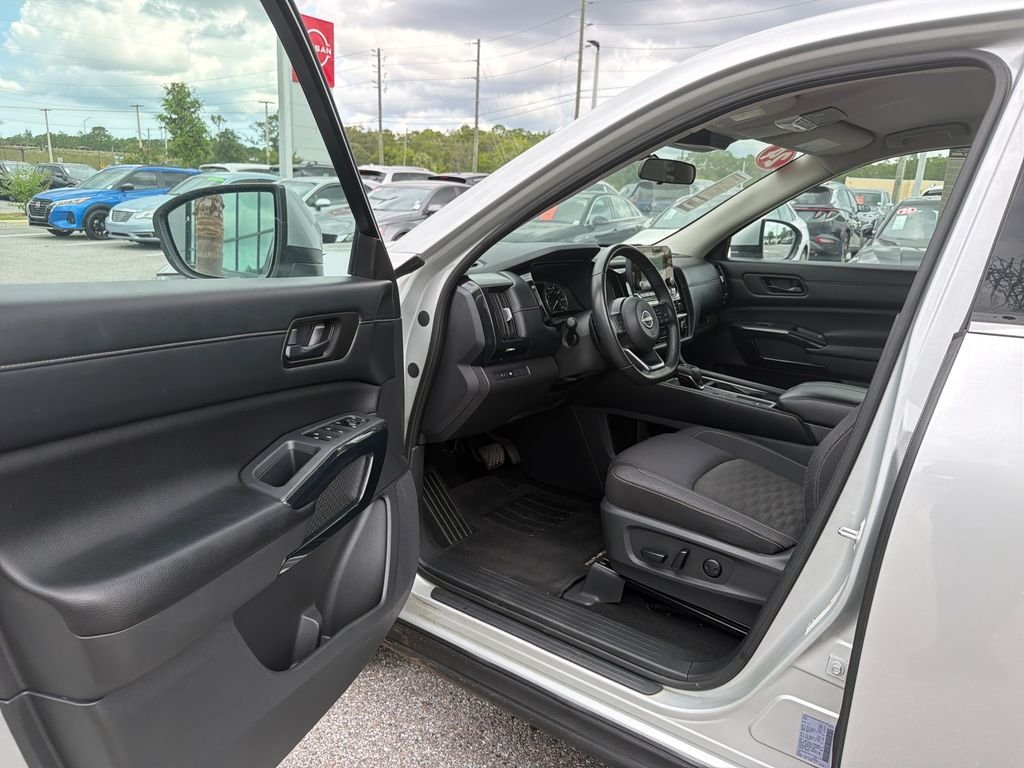 Used 2024 Silver Nissan SV image 17
